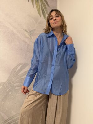 Camicia Azzurra over anonyme
