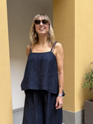 Top tessuto stropicciato blu