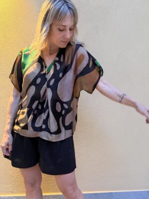 Blusa scollo a V fantasia jungle