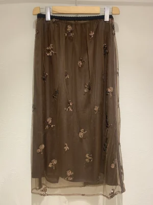 Gonna in tulle ricamata